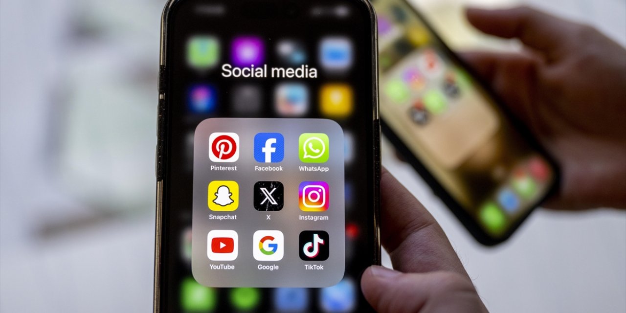 ABD, Sosyal Medya Hesaplarının İncelenmesi İçin Öğrenci Vize Görüşmelerini Durdurdu