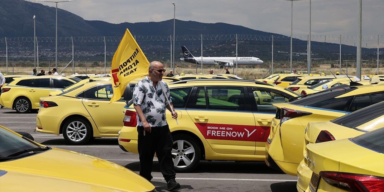 Atina'da 48 Saatlik Greve Giden Taksicilerden Eleftherios Venizelos Havalimanı'nda Eylem