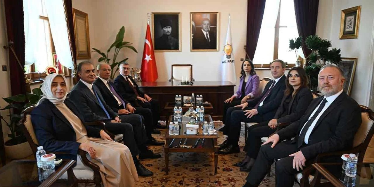 AKP-DEM Arasında İki Saat Yirmi Dakikalık Görüşme... Efkan Ala'dan 'Süreç' Açıklaması