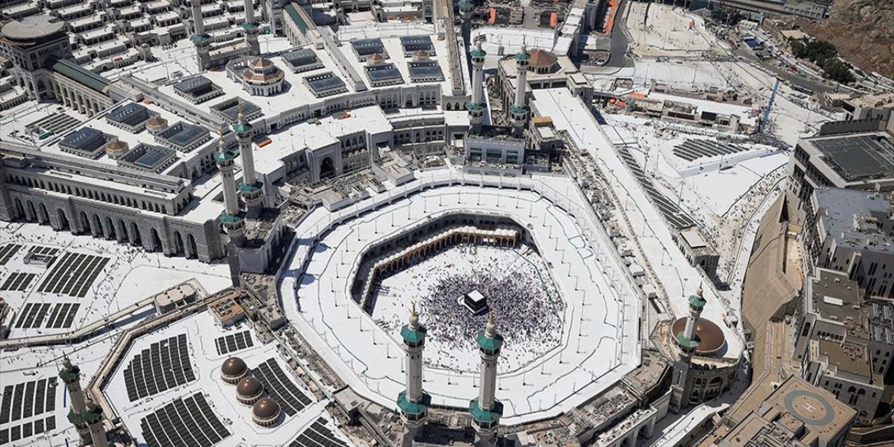 Kabe, 601 Metrelik Kraliyet Saat Kulesi'nden Görüntülendi