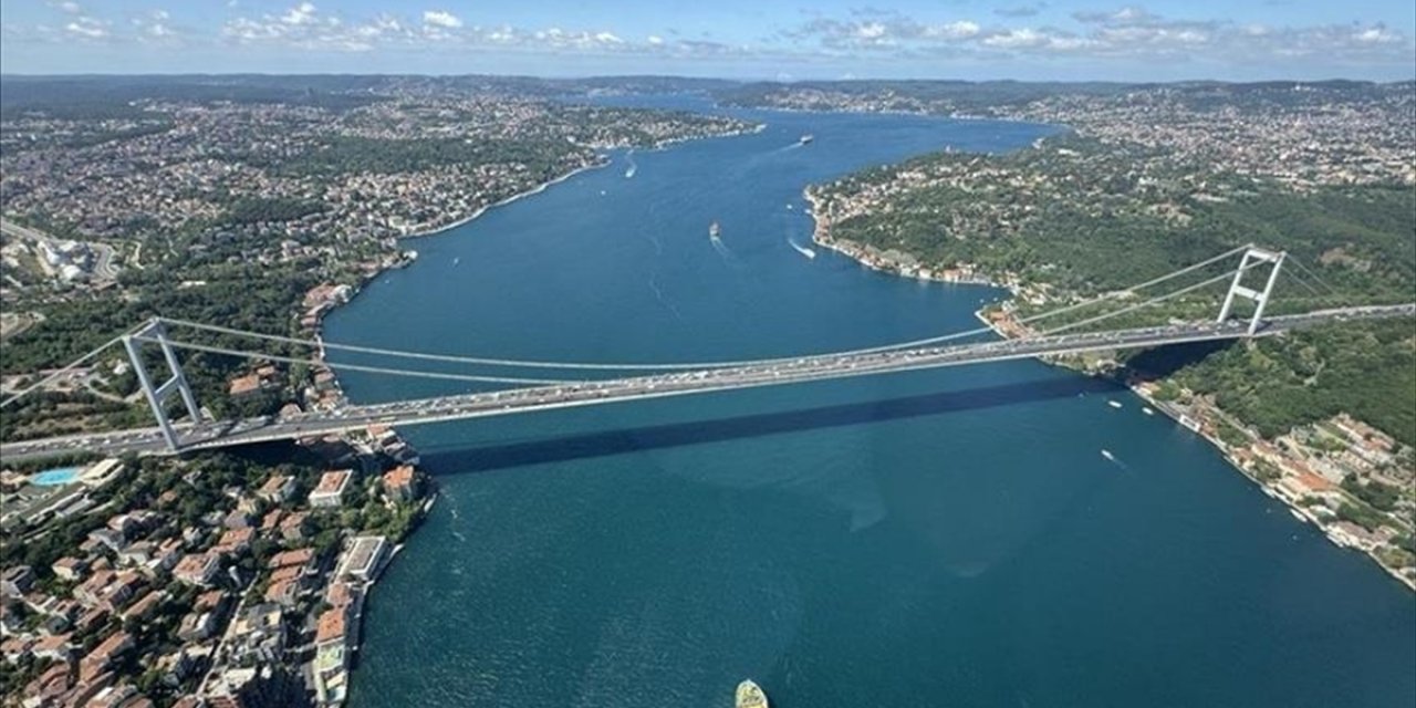 İstanbul Boğazı'nda Gemi Trafiği Çift Yönlü Kapatıldı