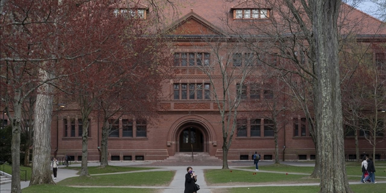 Harvard Üniversitesindeki Öğrencilerin Yakınları ABD Hükümetinin Politikalarına Tepkili