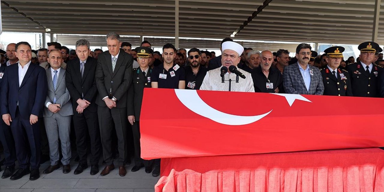 Şehit Astsubay Kıdemli Çavuş Emre Polat, Sivas'ta Son Yolculuğuna Uğurlandı