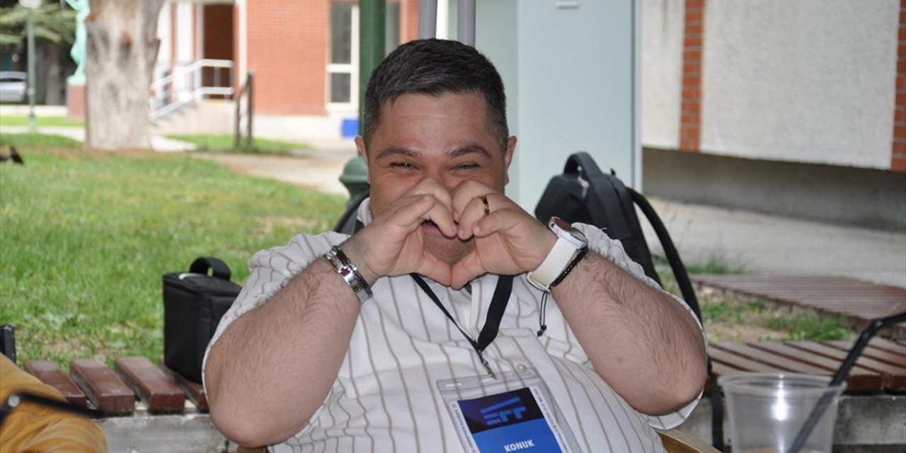 Down Sendromlu Oyuncu Rıdvan Sancak, Ödüllü Performansıyla Özel Bireylere Umut Oldu