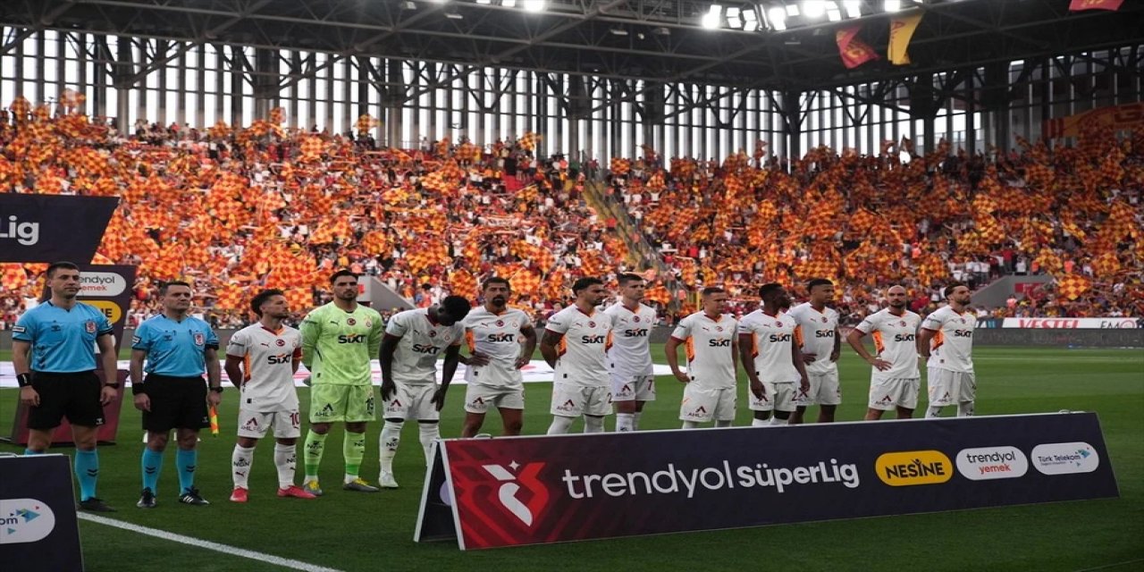 Galatasaray İmzayı Attırdı. Uzun Süren Görüşmelerin Ardından Dört Senelik Anlaşma