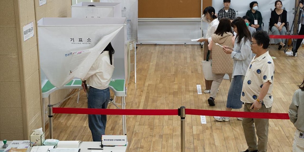 Güney Kore'de 3 Haziran'daki Başkanlık Seçimine Erken Oy Verme Sürecinde Rekor Katılım