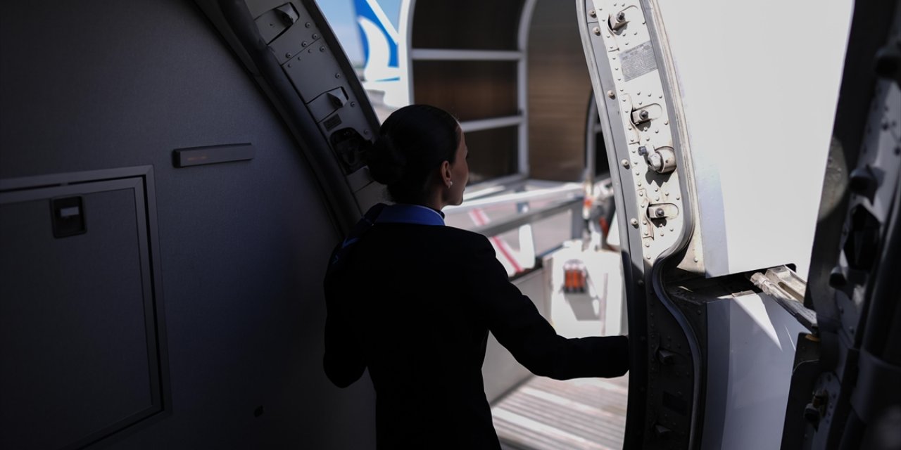 AA, 31 Mayıs Dünya Kabin Memurları Günü Çerçevesinde Kabin Görevlileriyle Görüştü