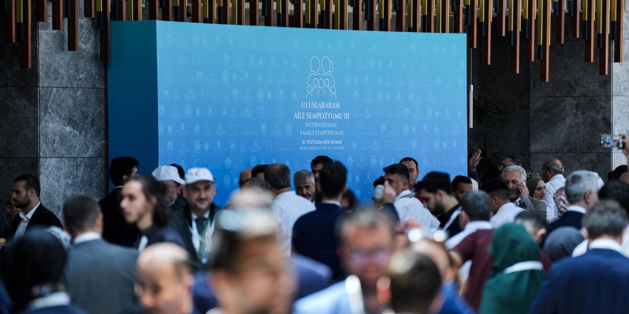 "3. Uluslararası Aile Sempozyumu" Devam Ediyor