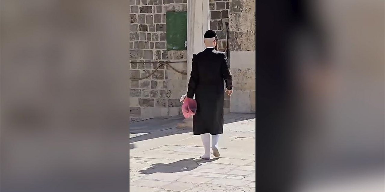 Fanatik Yahudiler, Kubbetü's-sahra'ya Plastik Torbada Kanlı Et Sokmaya Çalıştı
