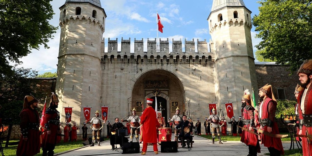 Mehteran Birliği Gösterileri Dolmabahçe, Topkapı ve Yıldız Sarayı'nda Gerçekleşecek