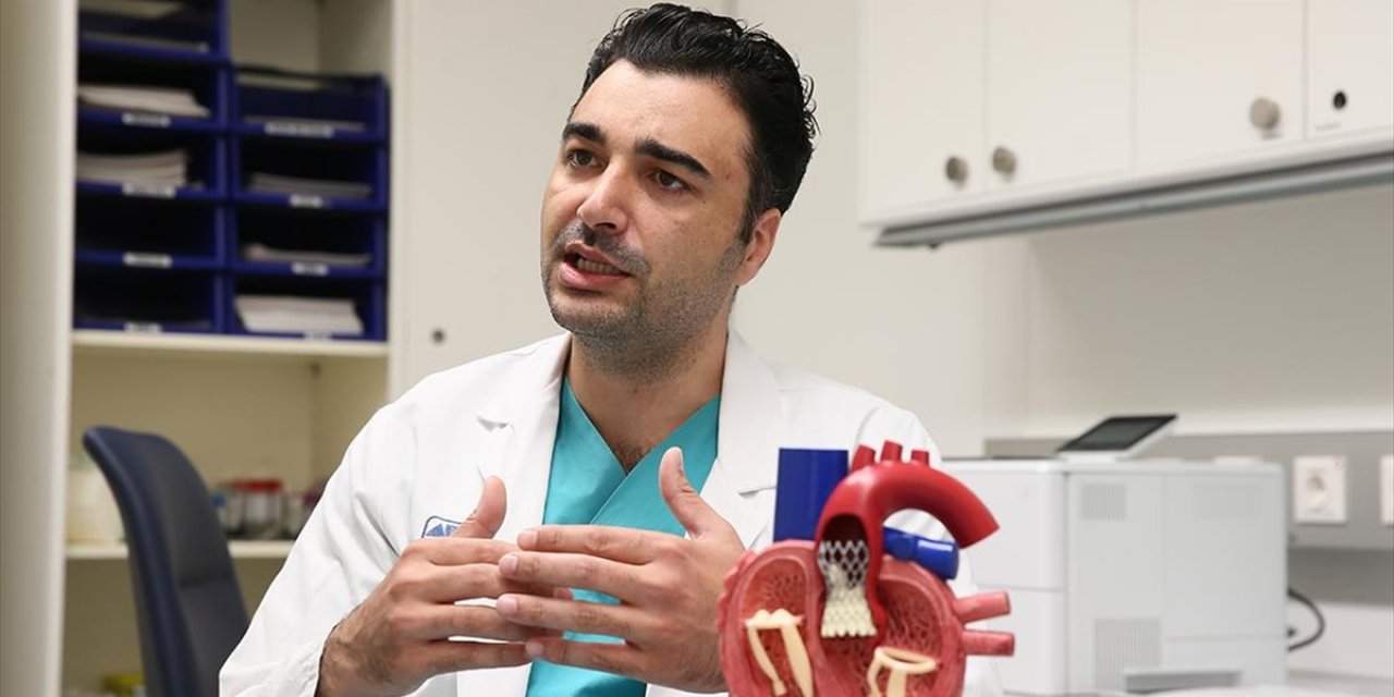Avrupa'da İlk Kapalı Yöntemle Kalpteki Mitral Kapak Ameliyatlarından Birinde Türk Cerrah İmzası Var