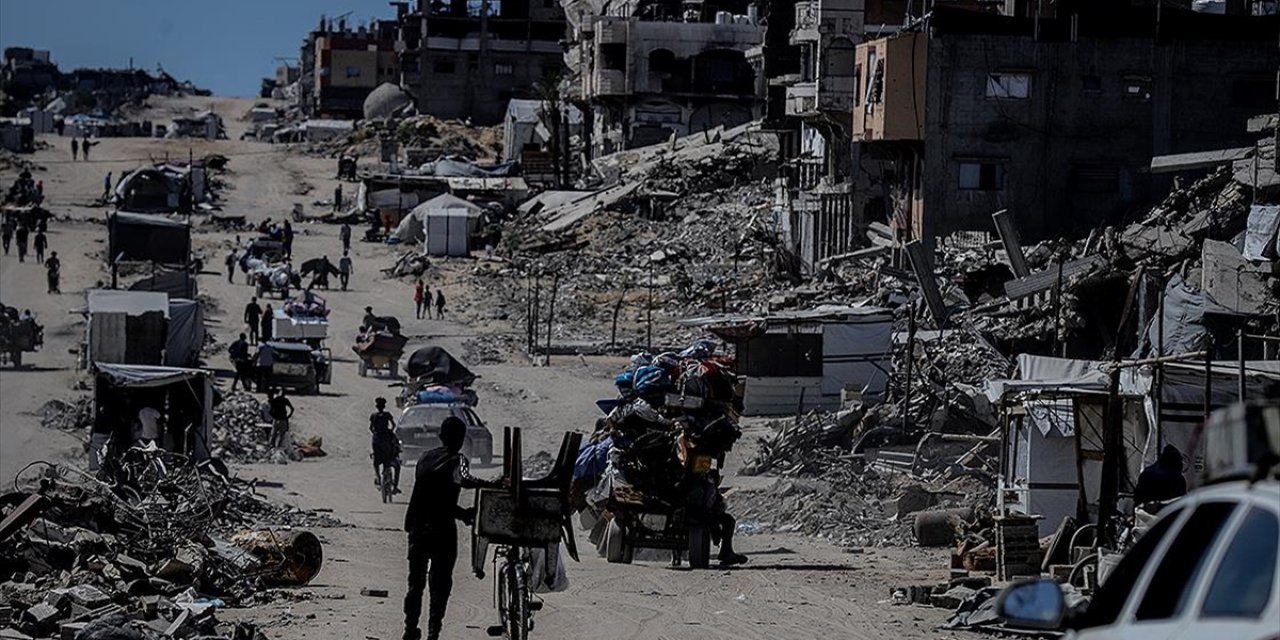 İsrail'in Yıkımı Artırdığı Gazze Şeridi'nde İşgalin ve Zorunlu Göçün Genişlemesinden Endişe Ediliyor
