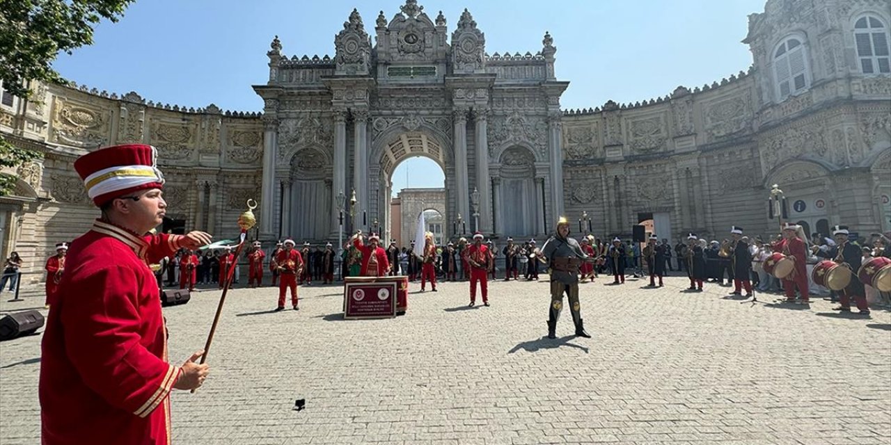 Mehteran Birliği Gösterileri Dolmabahçe'de Başladı