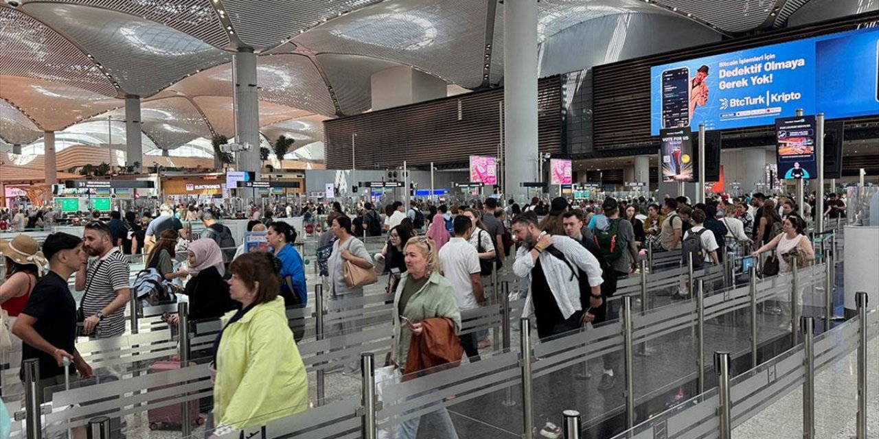 İstanbul'da Havalimanlarında Kurban Bayramı Yoğunluğu