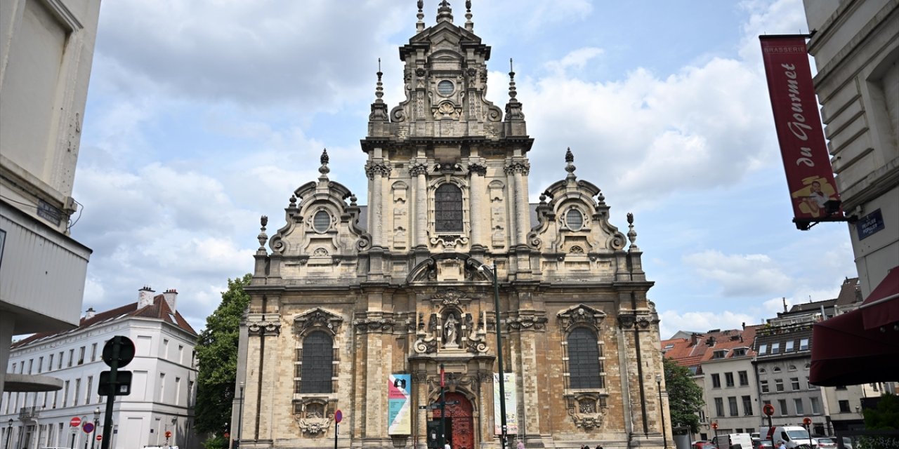 Brüksel'de Kilise, Kapılarını Papazla Birlikte Gazze İçin Açlık Grevi Yapanlara Açacak