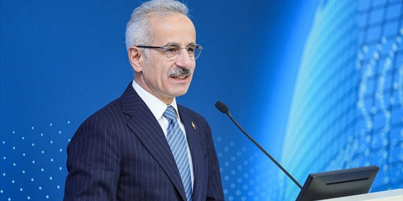 Ulaştırma ve Altyapı Bakanı Uraloğlu, Ülkede Elektrikli Araç Şarj Altyapısının Hızla Arttığını Bildirdi