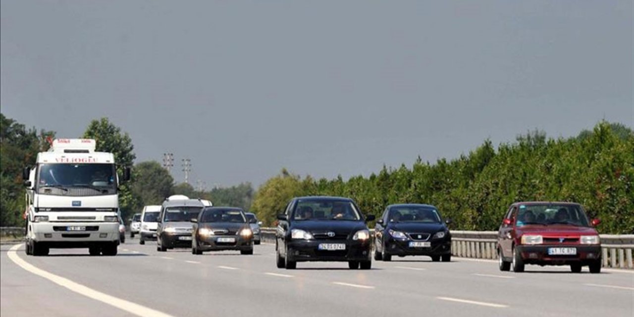 Kara Yollarında Yılbaşındaki Geçiş Ücreti Artışları "Yeniden Değerleme Oranı"na Göre Yapılacak