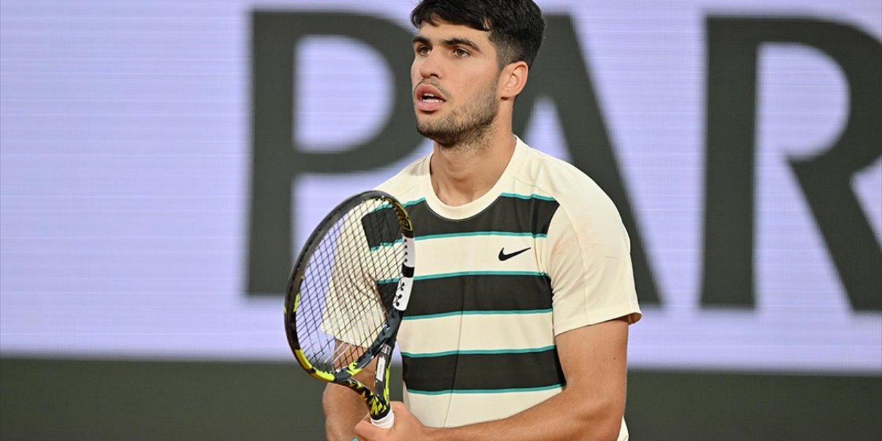 Fransa Açık'ta Son Şampiyon Carlos Alcaraz Finale Yükseldi