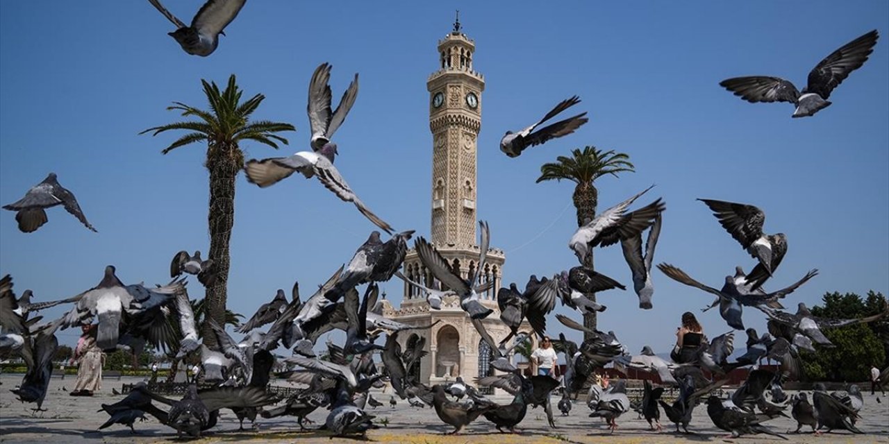 İzmir'de Kent Merkezinde Bayram Sessizliği Hakim