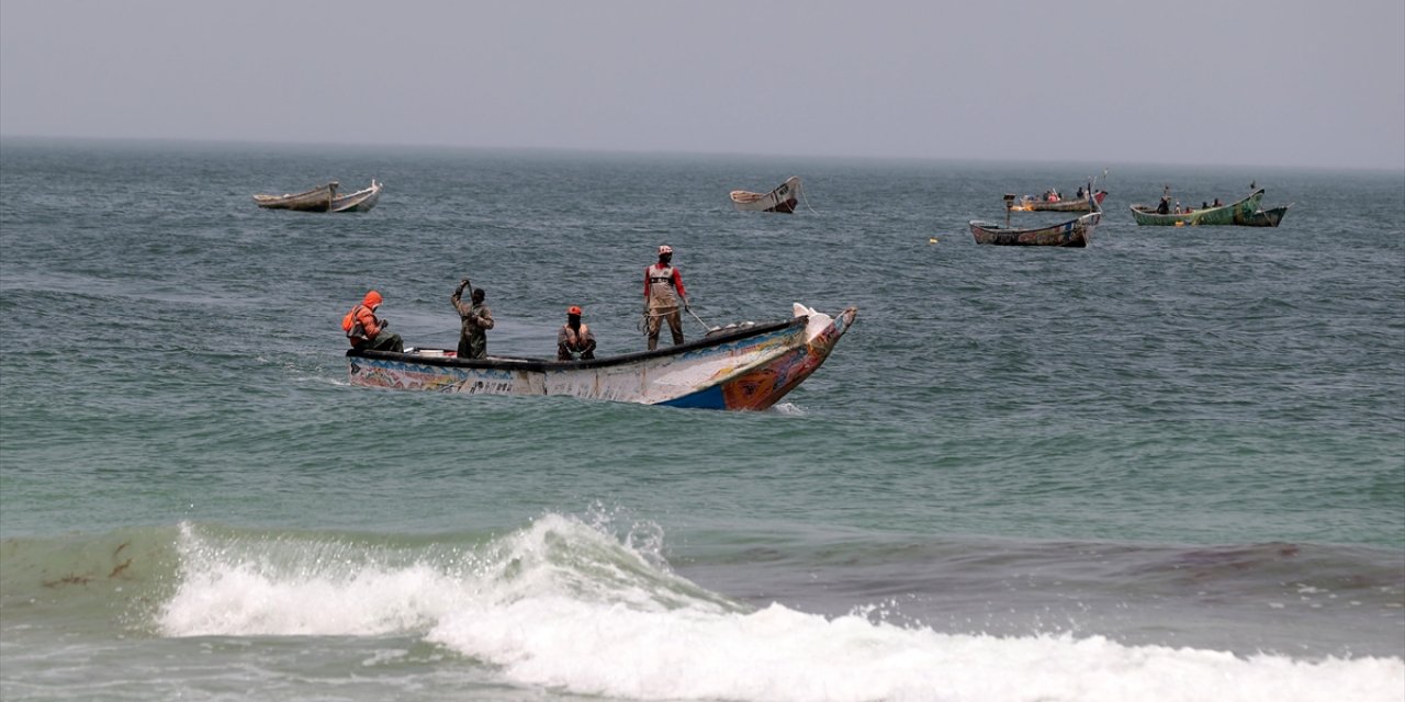 Moritanyalı Balıkçıların Zorlu Balık Mesaisi