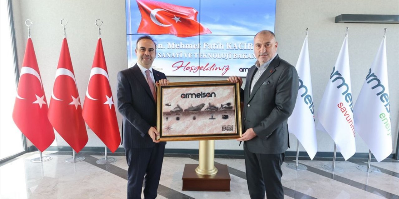 Bakan Kacır: Türkiye'nin Savunma Sanayisine Güç Veren Girişimlerimize Destek Olmaya Devam Edeceğiz