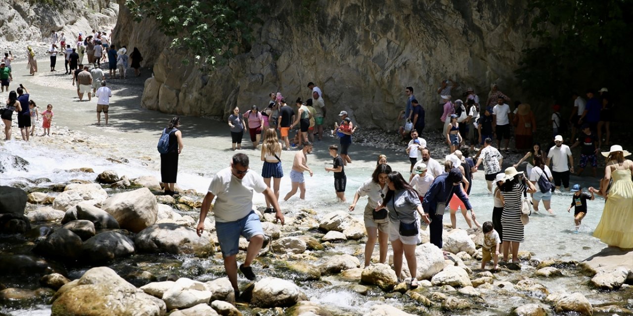 Muğla'daki Saklıkent Kanyonu'nda Bayram Tatili Yoğunluğu