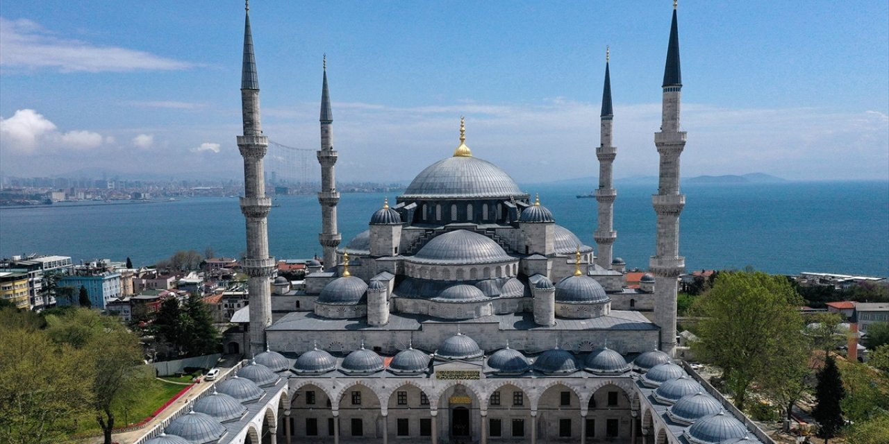 Tarihi Yarımadanın İncisi "Sultanahmet Camisi" Yüzyıllardır İhtişamını Koruyor
