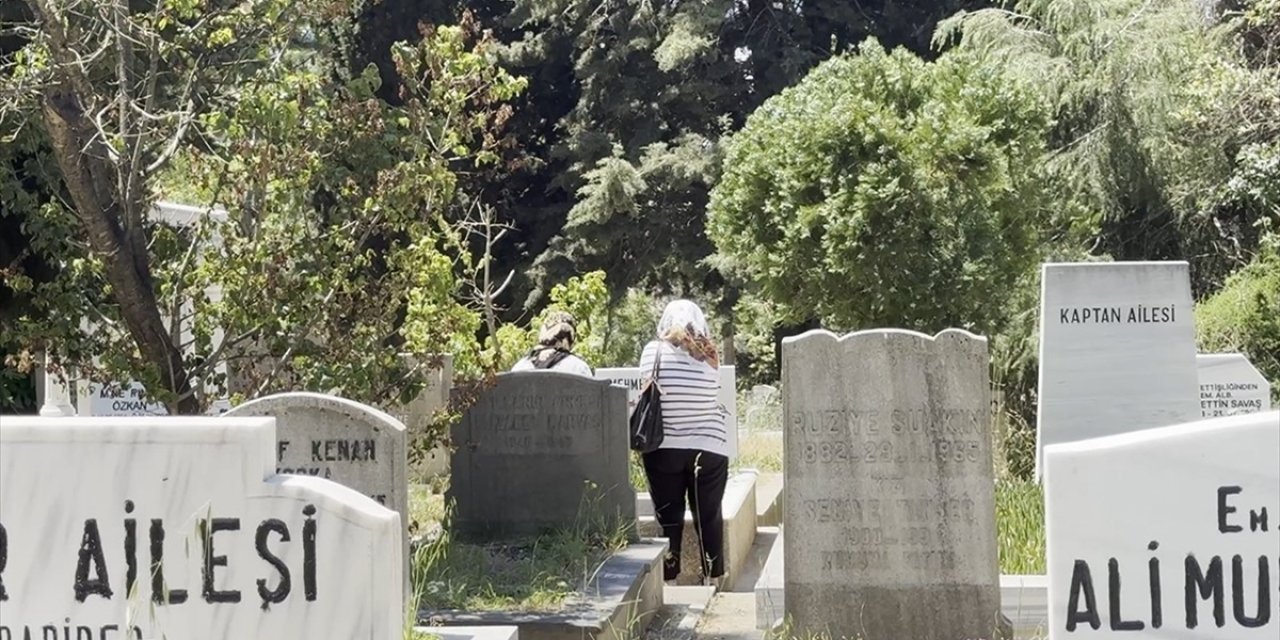 Kurban Bayramı'nın Dördüncü Günü Vatandaşlar Kabir Ziyaretlerine Devam Etti