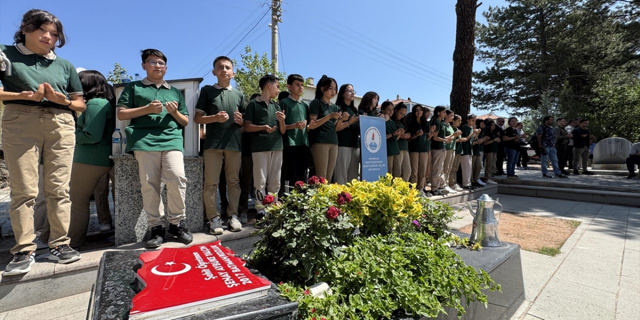Şehit Öğretmen Şenay Aybüke Yalçın, Vefatının 8. Yılında Çorum'daki Kabri Başında Anıldı