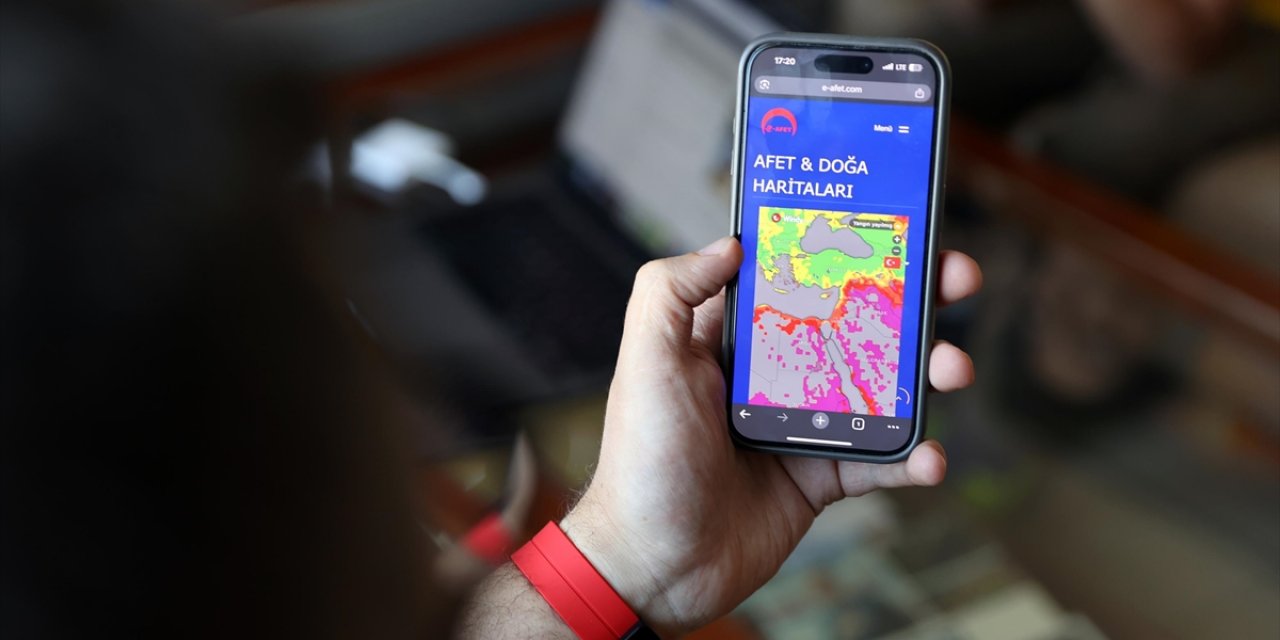 Afet Öncesi Bilinçlendirmeyi Hedefleyen "e-afet" Uygulaması, Sonrasında Da Yol Gösterecek