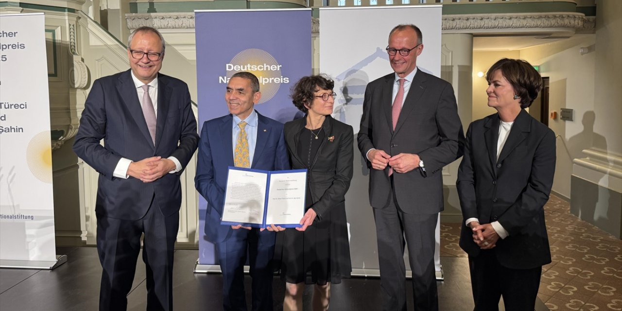 2025 Alman Ulusal Ödülü, Biontech'in Kurucuları Özlem Türeci ve Uğur Şahin'e Verildi