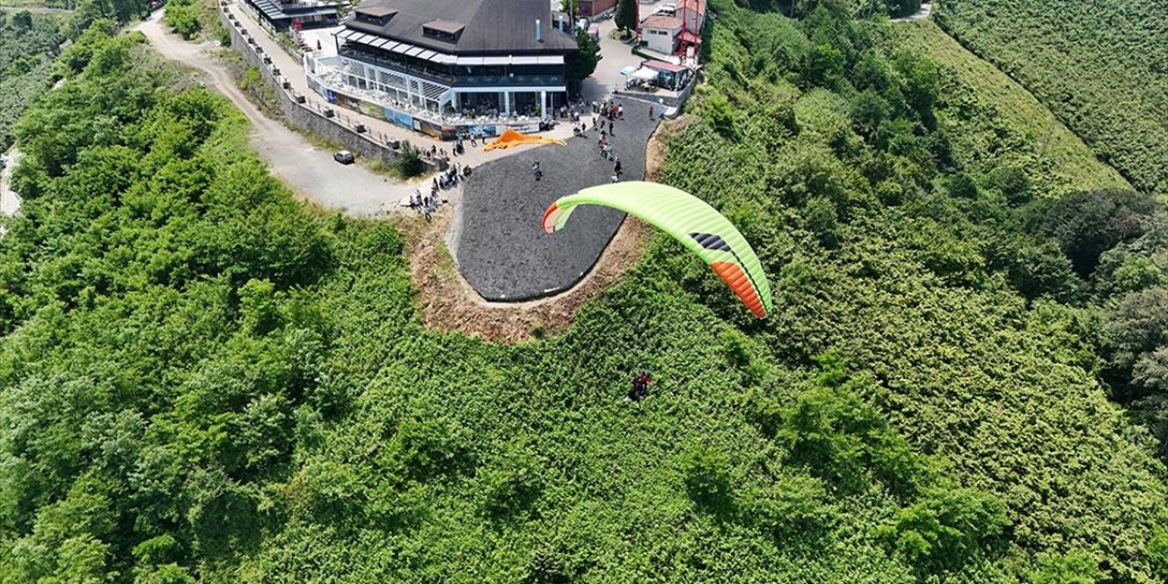 Mavi ve Yeşilin Buluştuğu Ordu, Yamaç Paraşütü Tutkunlarını Ağırlıyor