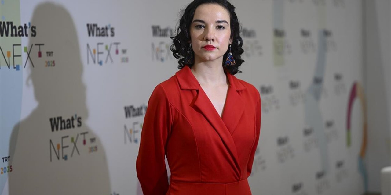 Sanatçı Sarah Agha, Uluslararası Platformlarda Filistin'in Sesi Olmaya Çalışıyor