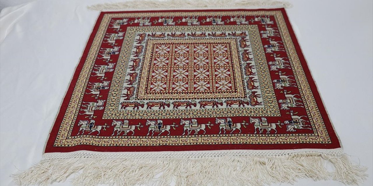 Dünyada Bilinen İlk Halı Olan "Pazırık Halısı"nın Benzeri Amasya'da Üretildi