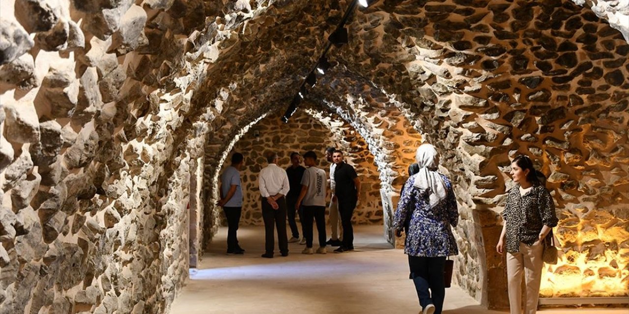 Batman'da Restorasyonu Tamamlanan 1600 Yıllık Mor Kiryakus Manastırı Turizme Açıldı