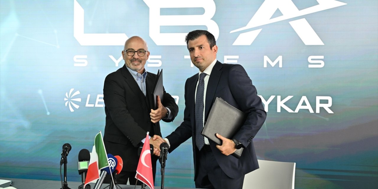 Baykar ve Leonardo Arasındaki Ortak Girişimin İmzaları Paris Havacılık Fuarı'nda Atıldı