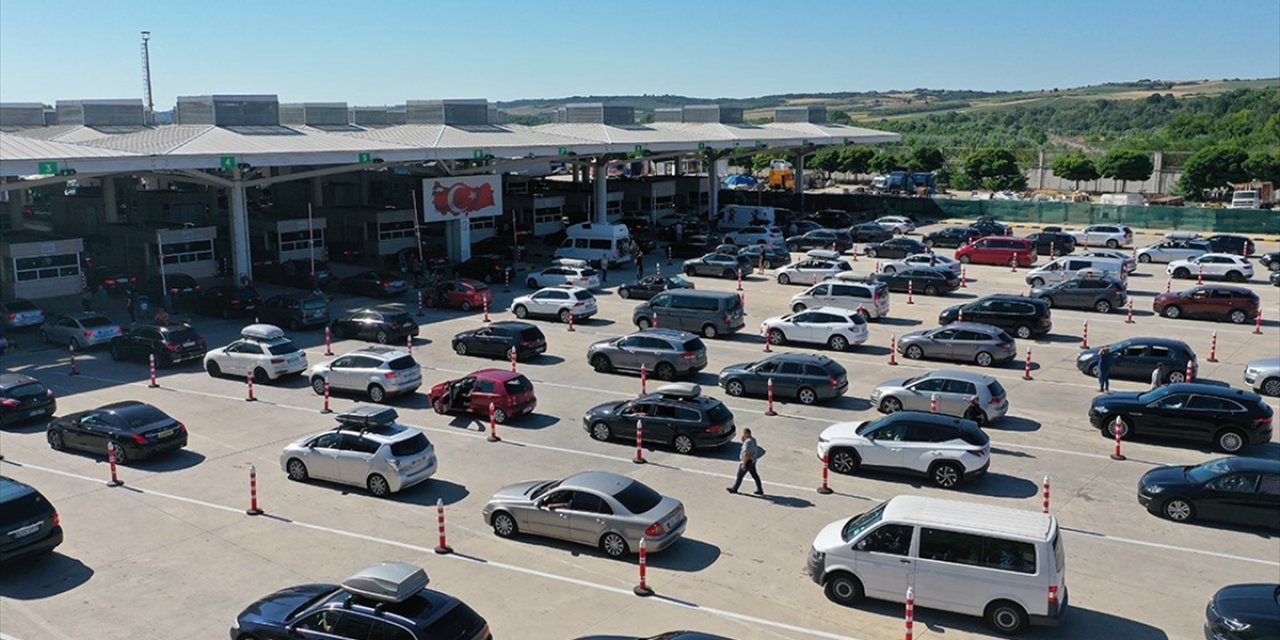 Gümrük Kapılarında Yaz Döneminde Artan Yolcu Geçişleri İçin Kapsamlı Hazırlık