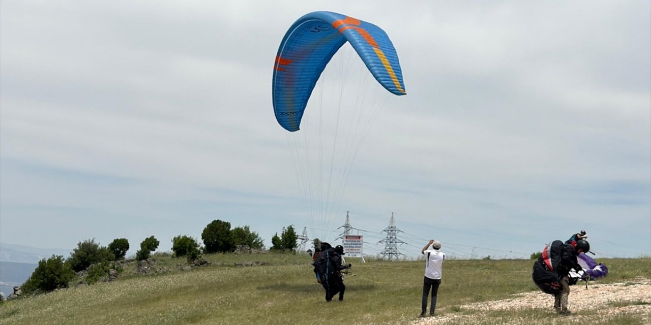 Yamaç Paraşütüyle Kahramanmaraş'tan Şanlıurfa'ya 238 Kilometre Uçtu