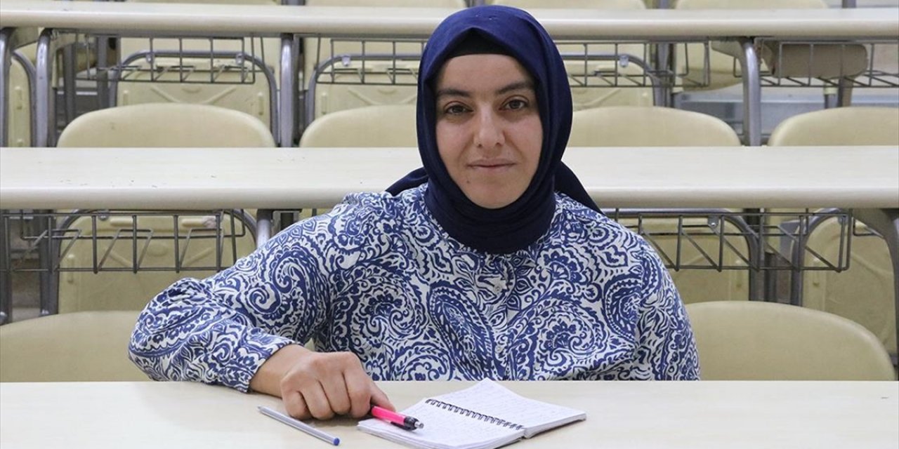 Lösemi Nedeniyle Hayatını Kaybeden Kızının Üniversite Hayalini Gerçekleştiriyor