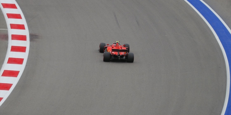 Rusya'da Pole Pozisyonu Leclerc'in