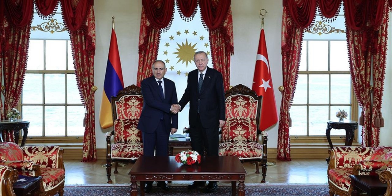 Cumhurbaşkanı Erdoğan Ermenistan Başbakanı Paşinyan'ı Kabul Etti