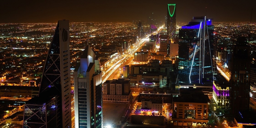 Suudi Arabistan İlk Kez Turist Vizesi Verecek