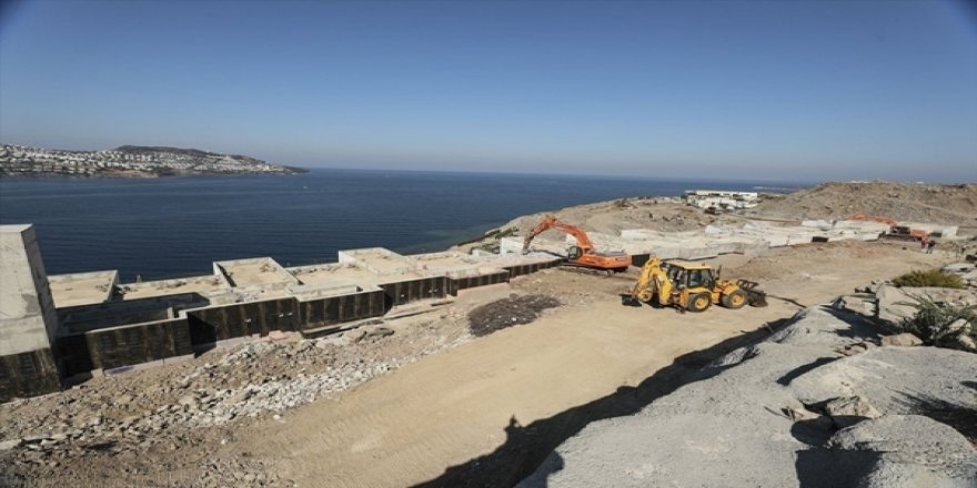 Bakan Açıkladı: O Projedeki 54 Villa Yıkılıyor