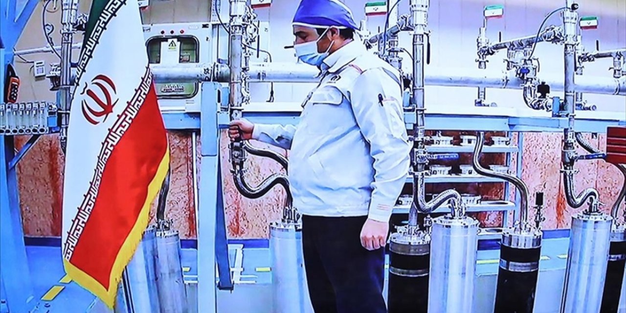 İran'ın, ABD ve İsrail'in Saldırısı Öncesi Fordo'daki Zenginleştirilmiş Uranyumu Taşıdığı İddia Edildi