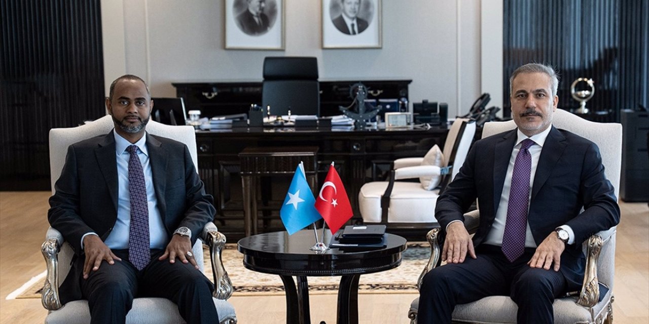 Dışişleri Bakanı Fidan, Somali Limanlar ve Deniz Ulaştırma Bakanı Nur İle Görüştü
