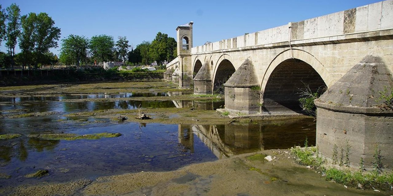 Tunca Nehri'nin Bazı Bölümlerinde Kuraklık Nedeniyle Su Akışı Durma Noktasına Geldi