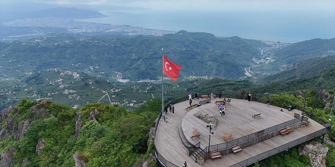 Yoroz Kent Ormanı Manzarasını Seyir Terasından Yaklaşık 200 Bin Kişi İzledi