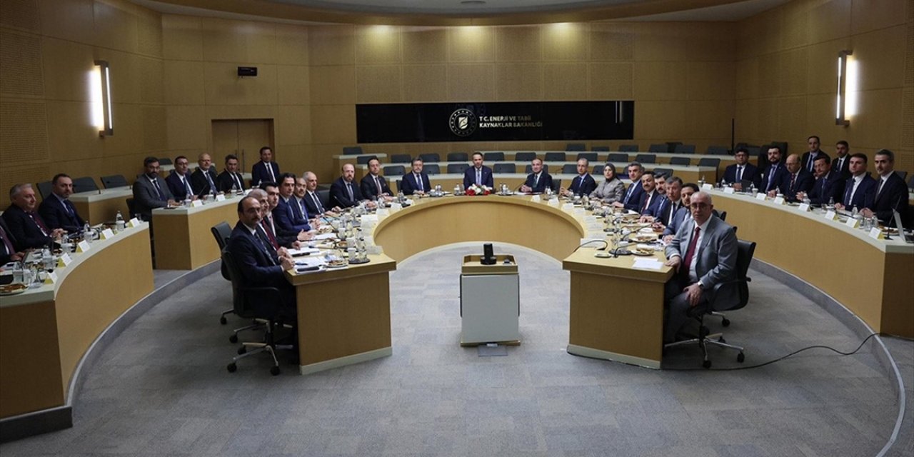 Bakan Bayraktar, Şanlıurfa'daki Enerji Sorunlarının Çözümü İçin Gerekli Çalışmaların Yürütüldüğünü Bildirdi