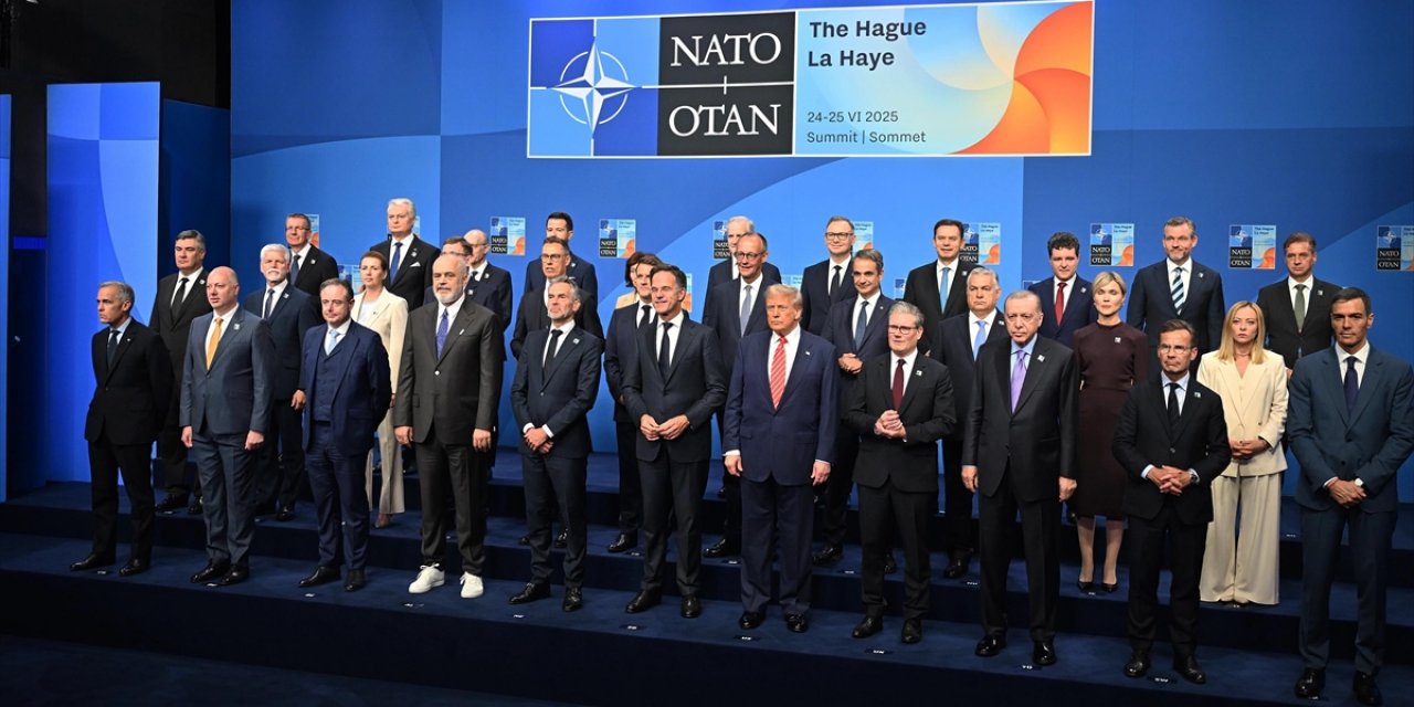 Cumhurbaşkanı Erdoğan, Nato Liderler Zirvesi'nde Aile Fotoğrafı Çekimine Katıldı