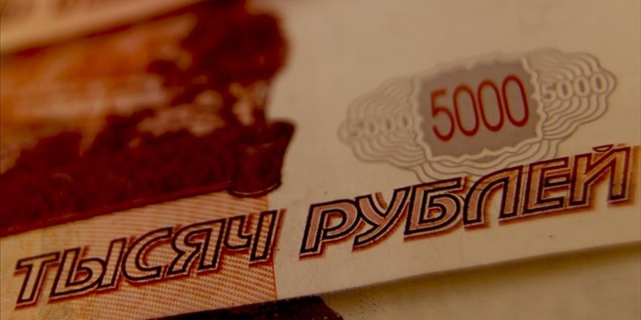 Rusya'nın "Davos'u" Spıef'in Gündeminde Yüksek Faiz Ve Güçlü Ruble Vardı